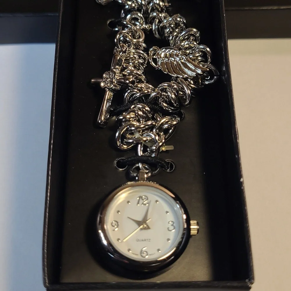 New In Box Avon Silver Charm Cross Watch Bracelet - Picture 7 of 7